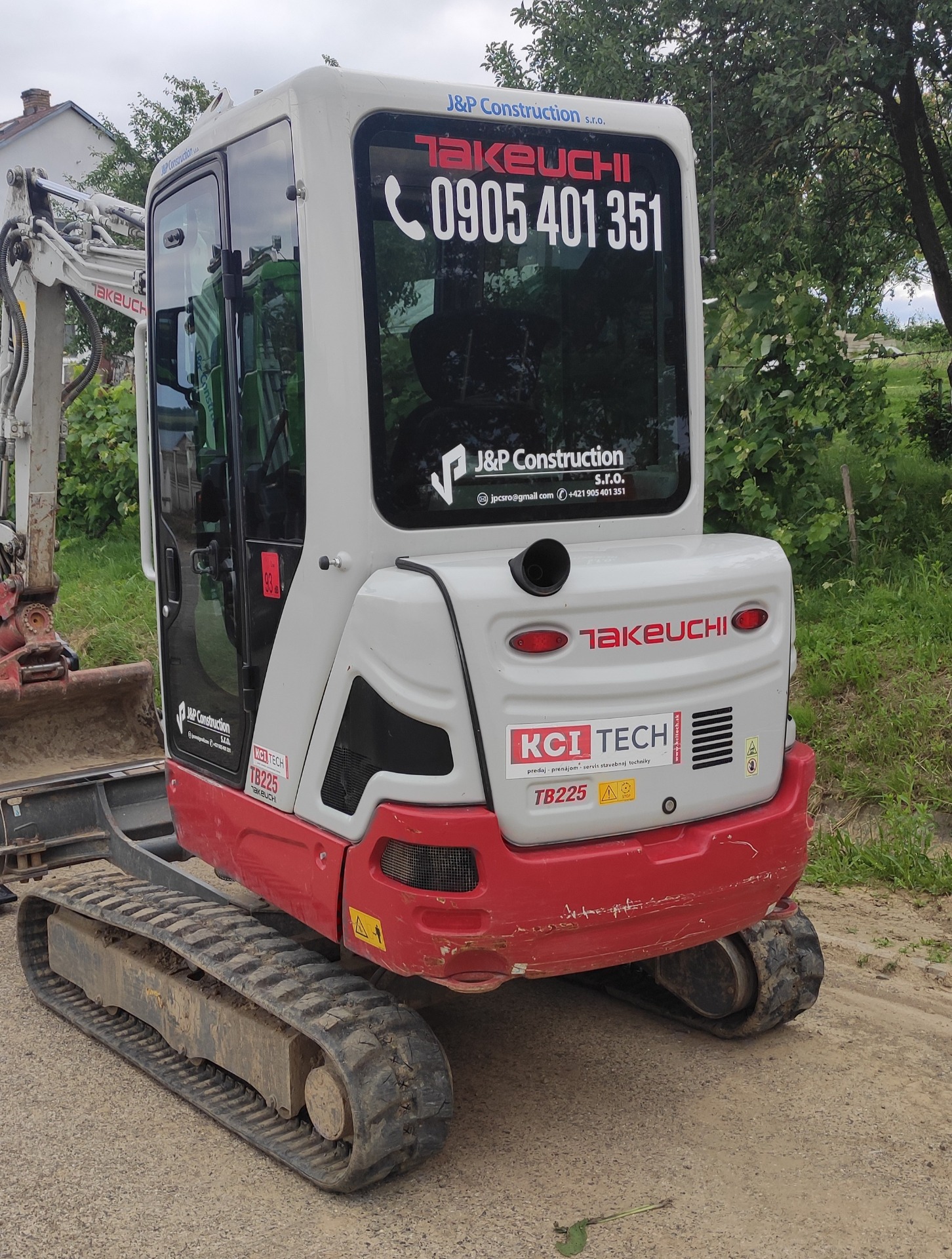 BAGER - TAKEUCHI TB 225
